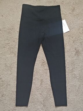 NWT Athleta Ultra High Rise Elation No Front Seam Leggings